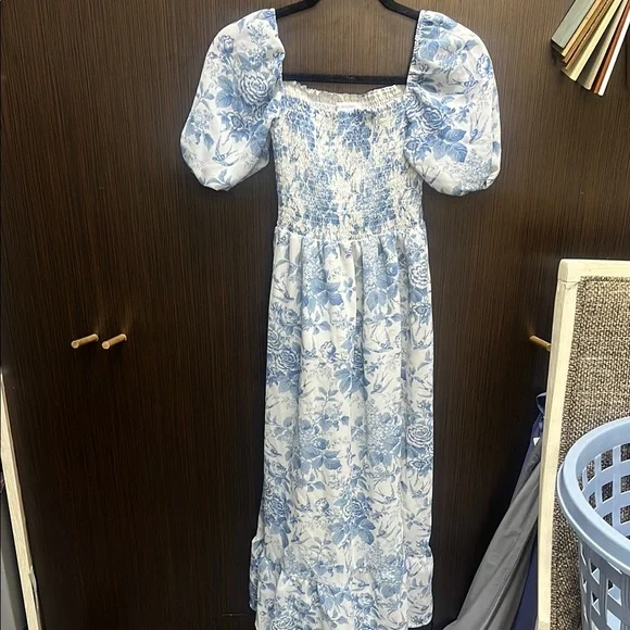Blue Floral Puff Sleeve Dress - Picture 2 of 3